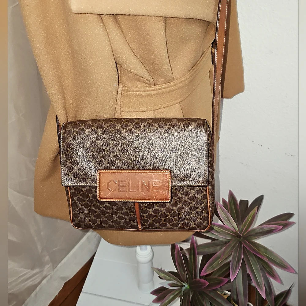 Beautiful Vintage Celine Crossbody Bag - Picture 9 of 16